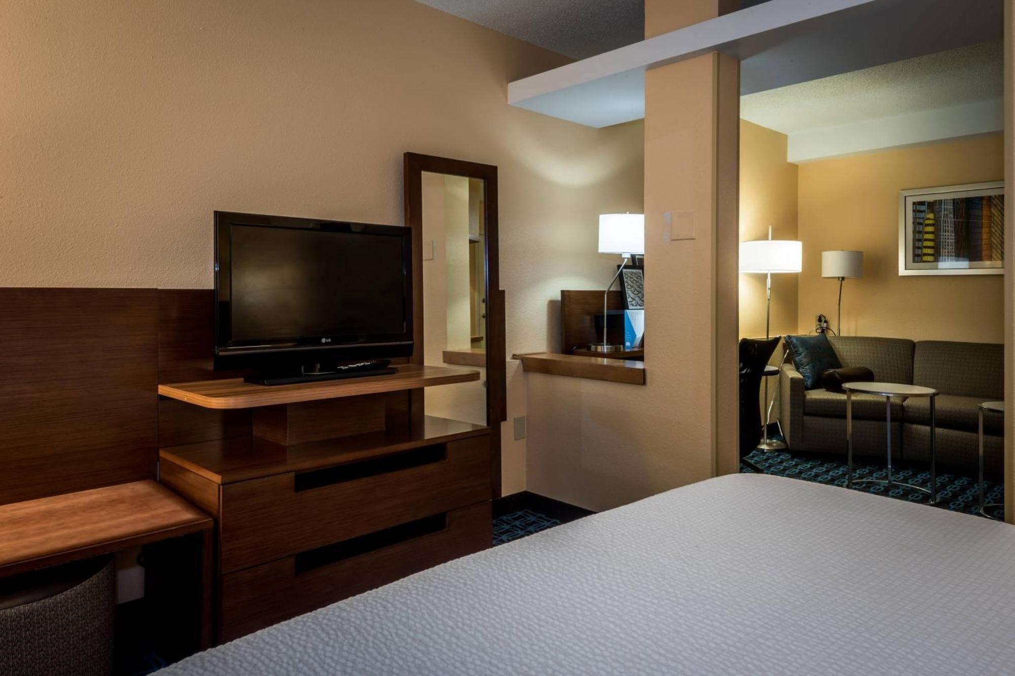 Fairfield & Savannah I-95 South Hotel 3*