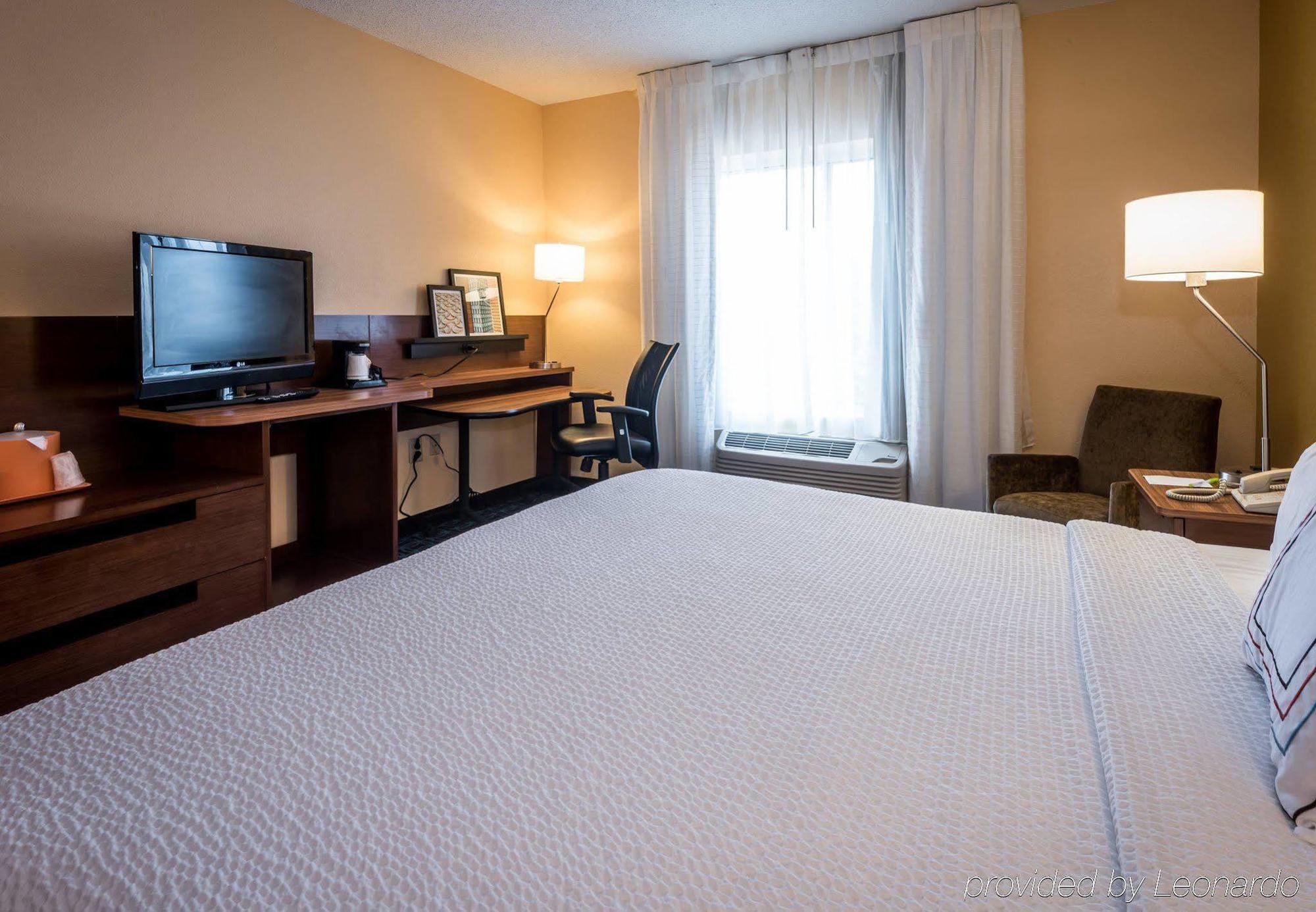 Hotel Fairfield & Savannah I-95 South 3*