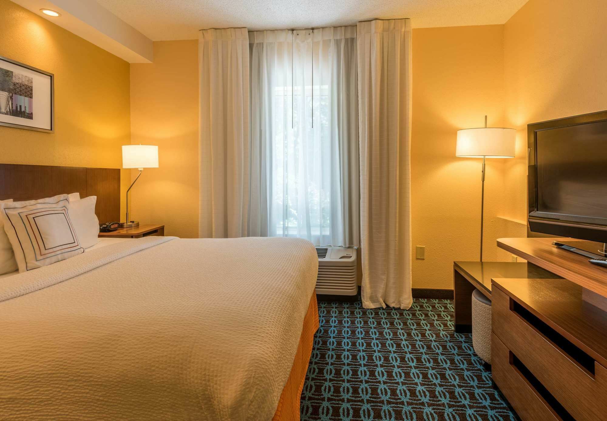 Fairfield & Savannah I-95 South Hotel 3*